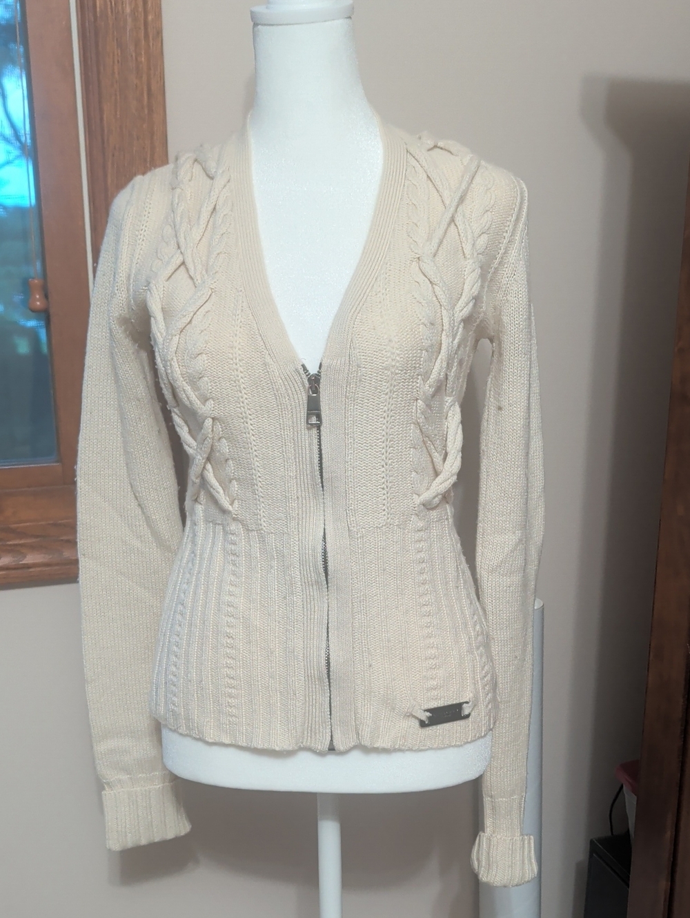Burberry Cream Cable Knit Zip-Up V-Neck Sweater